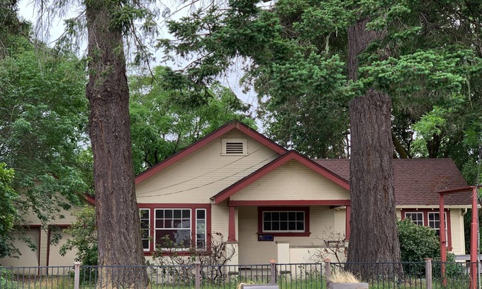Boonville House | Beautifully Refurbished Wine Country Gem