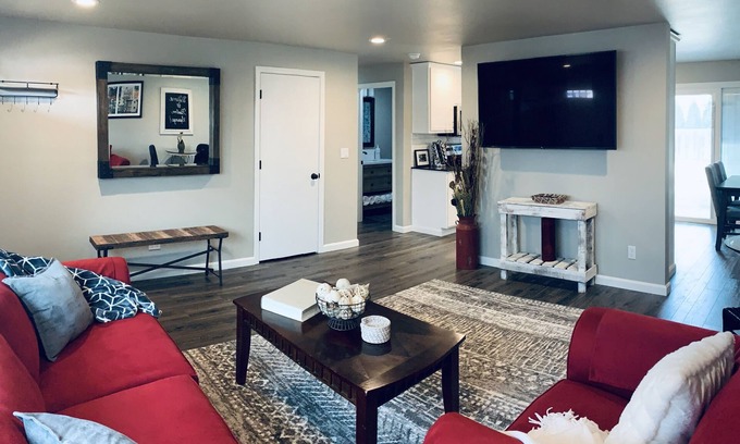 Yakima House | Beautifully remodeled, clean, well-stocked entire home - sleeps 7!