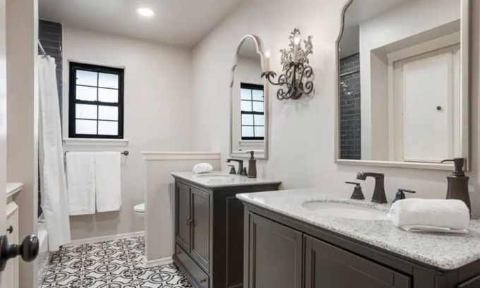 South Tulsa House | Beautifully Renovated with Designer Decor and Spacious Rooms