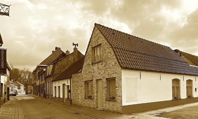 Wulveringem House | BeauVenue
