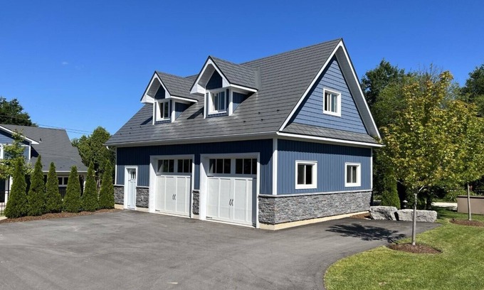 Grey Highlands Apartment | Beaver Valley - Lake Eugenia - Carriage House Apartment - Skiing - Hiking