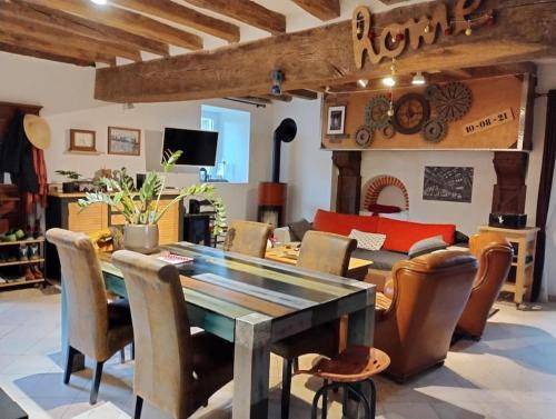 Marigne-Laille Bed & Breakfast | Bed and breakfast