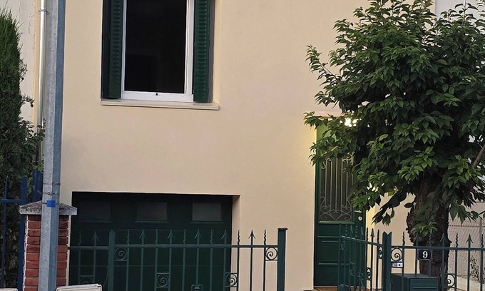 Vallieres House | Bed and breakfast in the city center