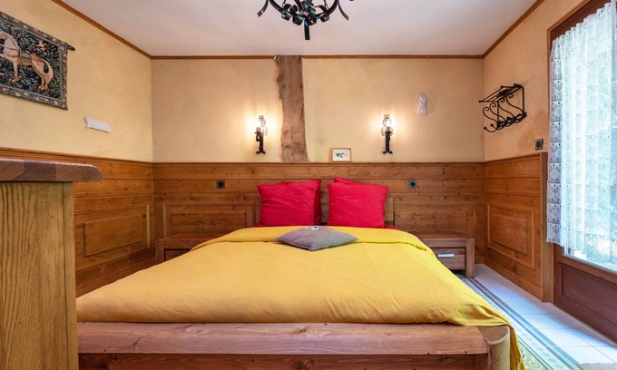 Pluvigner Bed & Breakfast | Bed and Breakfast 'Gauvin' with Shared Terrace, Shared Garden and Wi-Fi