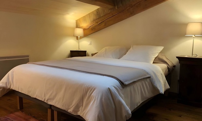 Iholdy Bed & Breakfast | Bed and Breakfast 'Hocha' with Private Garden and Wi-Fi