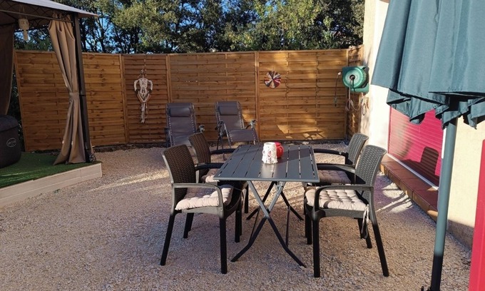 Dions Bed & Breakfast | Bed and breakfast, intimate comfort, jacuzzi in season, ideally located
