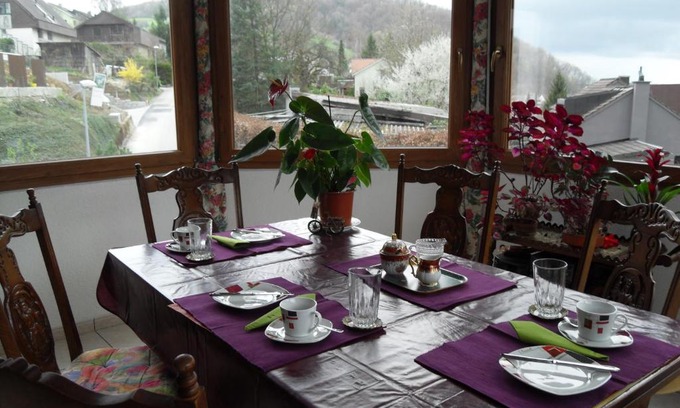 Hofstetten-Flueh Bed & Breakfast | bed&breakfast in Flüh