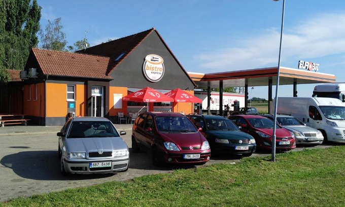 Sedlec Bed & Breakfast | Bed & Parking Eurobit
