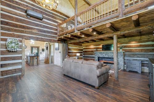 Bedford House | Bedford Cabin with Porch, 5 Mi to Historic District!