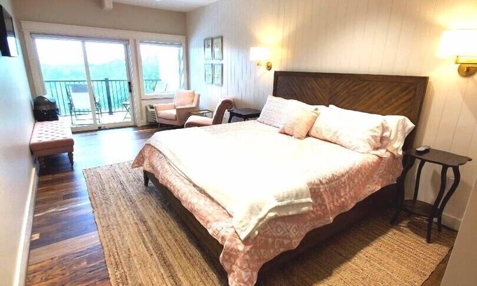 Westfield Cabin | Bedroom 7 - The Big Creek Lodge
