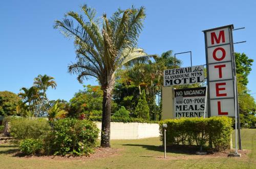 Glass House Mountains Hotel | Beerwah Glasshouse Motel