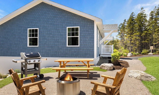 Bernard Apartment | Begin your adventure on Mount Desert Island with Maine's premier vacation destination! "37B "