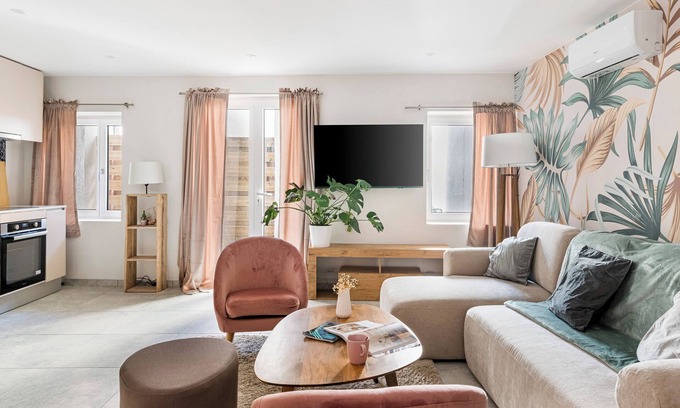 Centre Deux Apartment | Beige Hospitalité - Rose - Love room