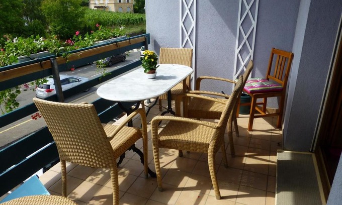 Ribeauville House | Bel appartement 2 pièces, balcon, garage gratuit