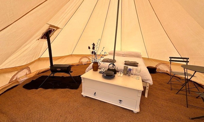 Chackmore Apartment | Bell Tent + Hot Tub/Sauna