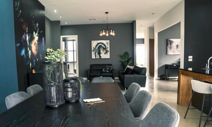 Macleod House | BELLA 9 - sublime . divine Entertainer 3 BR Fire