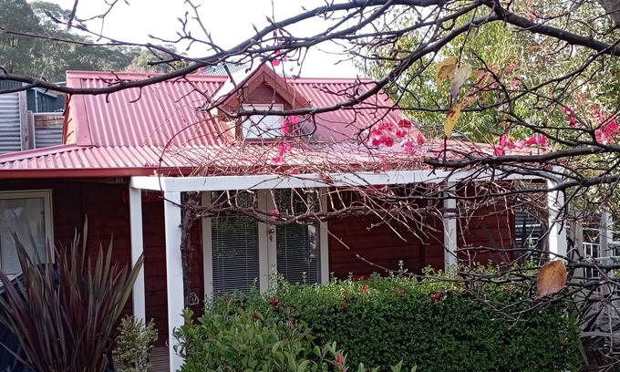 Bright Cottage | bella rouge cottage Bright