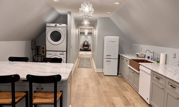 Fairview Apartment | Bella Terra (upper)