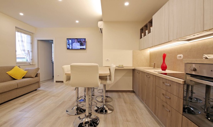 Bellagio Apartment | BELLAGIO NEAR THE LAKE, A STYLISH APARTMENT, GARDEN, PARKING RELAXING POSITION