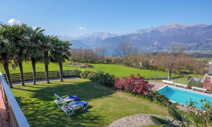 Colico Piano Apartment | Bellavista I Garden Holiday Apartment with Pool