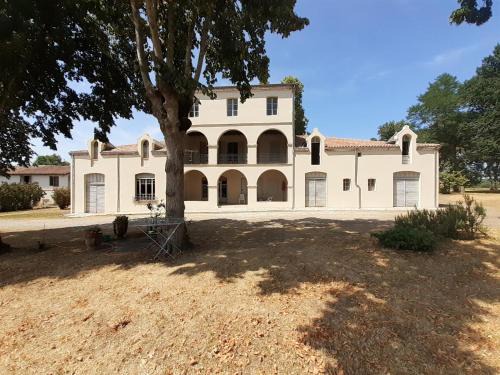Castelsarrasin House | Belle chambre spacieuse dans un domaine