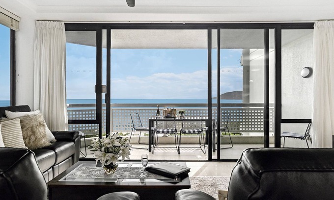 Cairns North Apartment | Belle Escapes 101 Rydges Plaza Esplanade with Panoramic Ocean Views