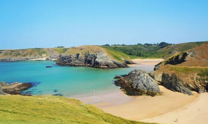Bangor House | Belle Ile en Mer Bright house with garden, Bangor