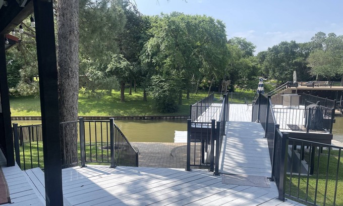 Carolyn Estates House | Belle Maison du Lac! Lakefront Retreat with Boathouse & Firepit - Perfect for Family & Friends!