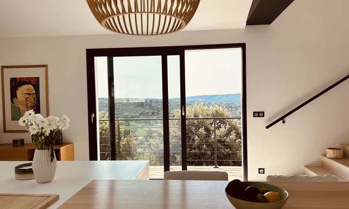 Ampus House | Belle Villa Contemporaine en Pleine Nature