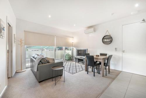 Bellerive Apartment | Bellerive Quay - 2 Bedroom Apartment - Free Parking - Free WIFI