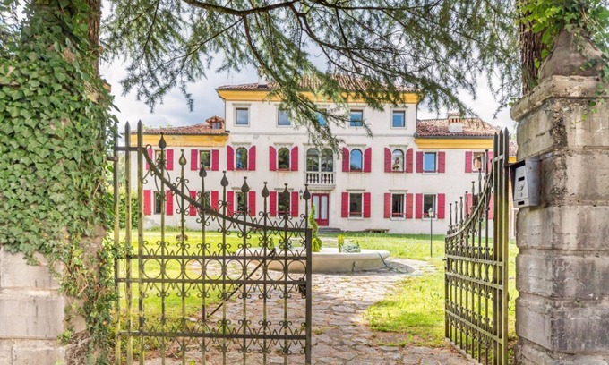 Belluno Apartment | Belluno Timeless Charm - Stunning Apt in Villa
