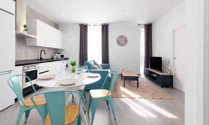 Arrancapins Apartment | Belmar Apartments 4. WiFi + A/C + 6 Pax