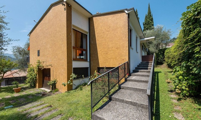 Sale Marasino Villa | Belvilla by OYO Villa Olivella