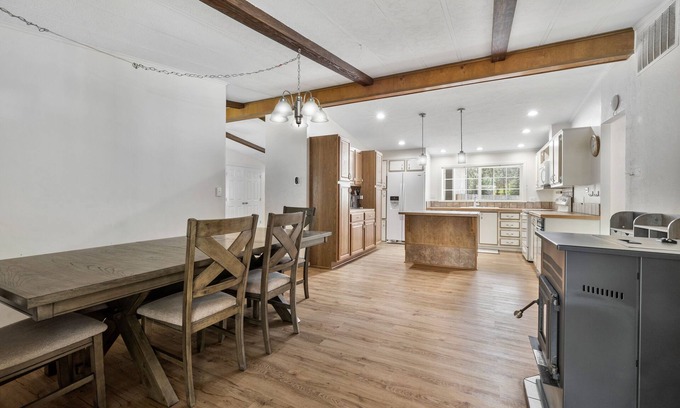 Bend House | Bend Pickleball House