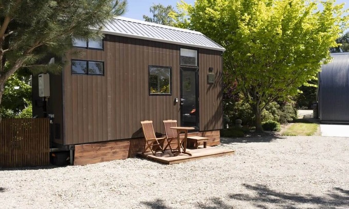 Ettrick House | Benger Garden 1 by Tiny Away