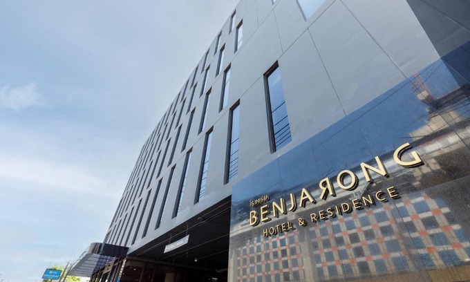 Chom Phon Hotel | Benjarong Hotel Bangkok
