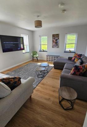 Banbridge House | Benji & Milo's Farmhouse