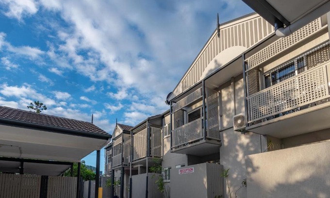 Toowong Hotel | Benson Court Motel