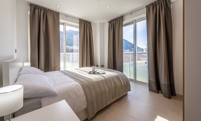 Gibraltar Apartment | Bentley Holiday Apartments - West One