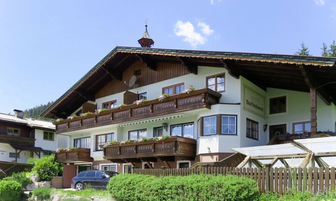 Schladming Apartment | Bergkamerad by Interhome