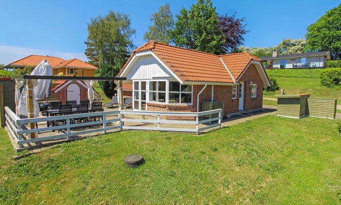 Hejlsminde Strand House | "Berglind" - 850m from the sea by Interhome