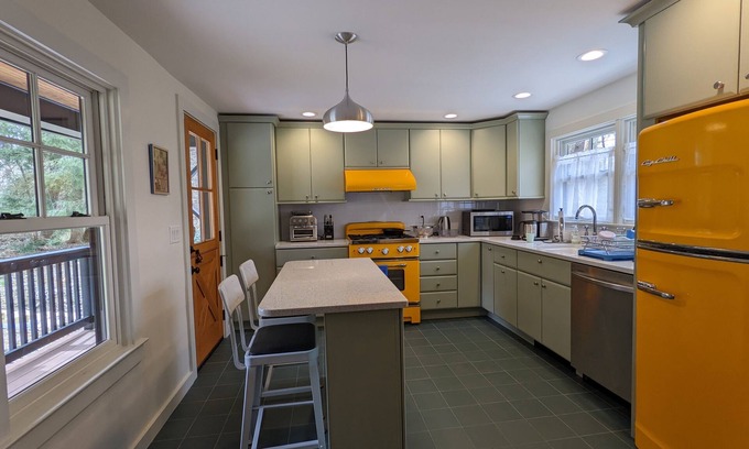 Norfolk House | Berkshire Retreat Near Hiking, Outdoors, and Walkable to Town