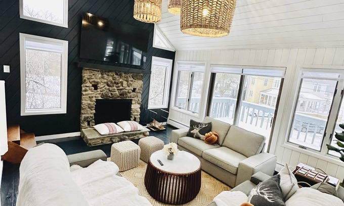 Monterey House | Berkshire Ski House on Lake Garfield w/HT By Great Barrington