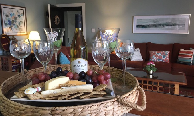 North Shore Condo | Bernard's Landing! Relax at Bernard's Rendezvous!