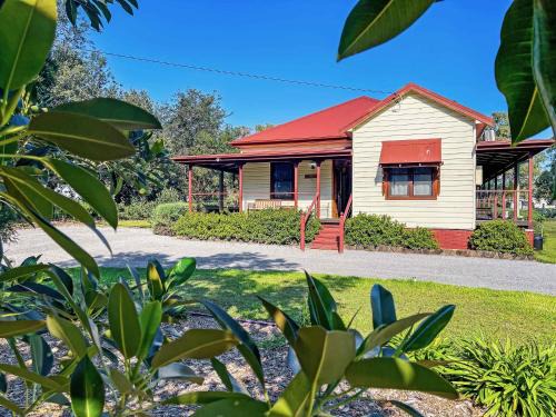 Bellbird House | Bernstein Estate