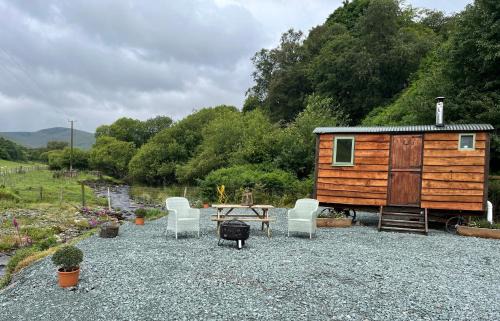 Bontnewydd House | Berwyn Shepherds Hut
