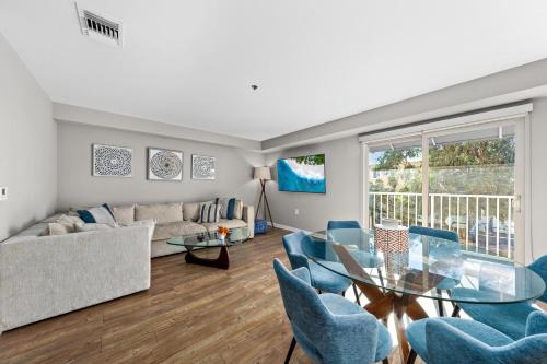 Ocean Park Apartment | Beryl Breeze - Rooftop Pool Sunny 2BR by the Pier
