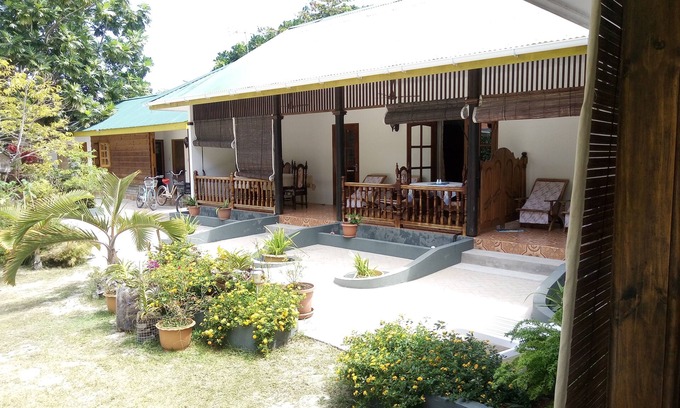 La Passe Bed & Breakfast | Beryl Guesthouse - Koko Room, near village, Anse Severe 5mn by bike