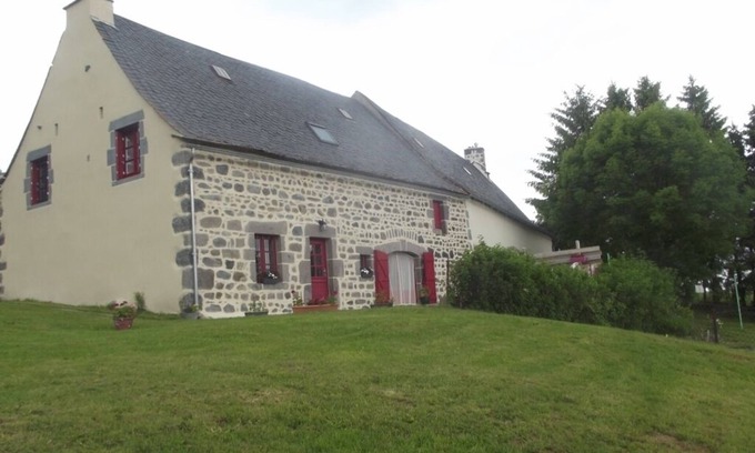 Besse-et-Saint-Anastaise Other | Besse Saint Anastaise: House/Villa - Besse saint anastaise