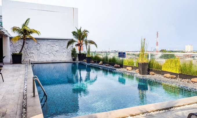 Siwalankerto Apartment | Best Choice And Homey Studio At The Square Apartment
